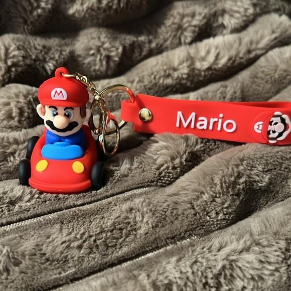 Mario cart key chain - Picture 6 of 9